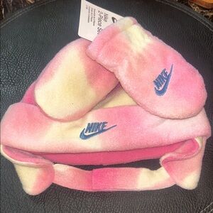 Nike Kids Pink and Cream Mittens Set